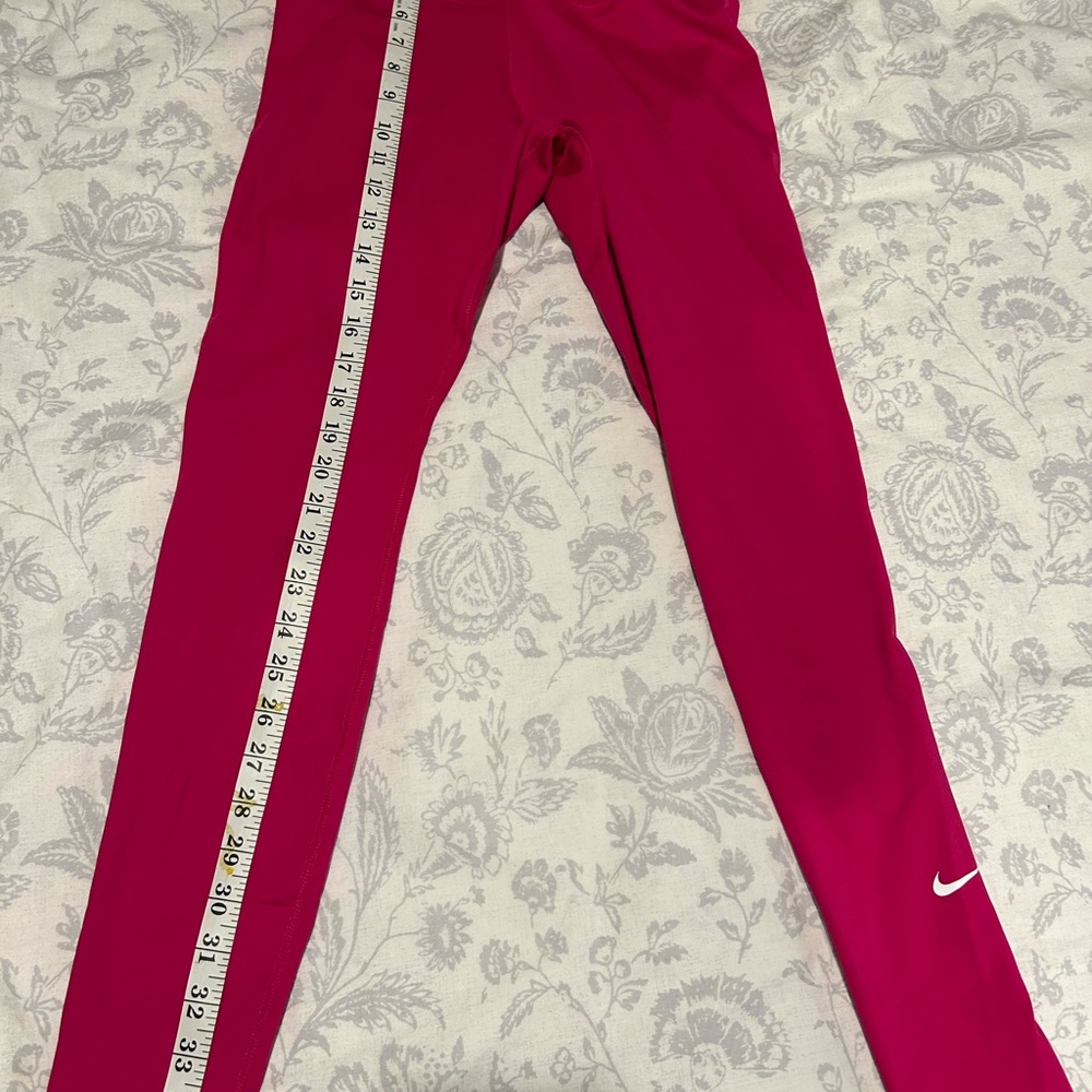 Nike Fuchsia Leggings